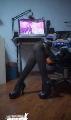 欧美金发中年美女_BD国语免费观看最新